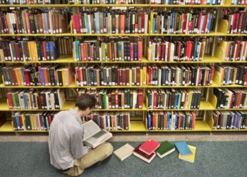 القارئ عدوًّا: أو الموت الكتابي للكاتب